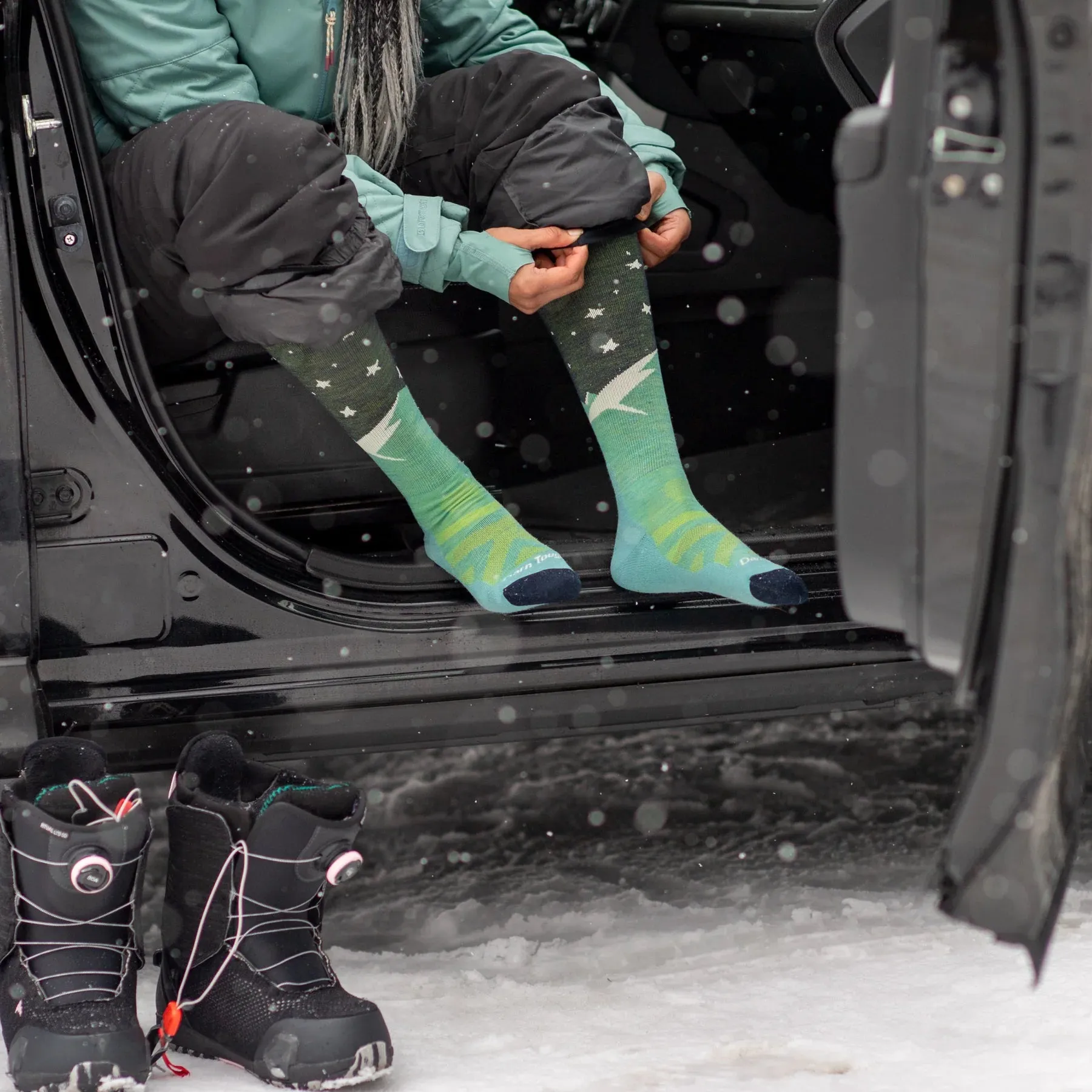Darn Tough Women's Aurora Over-the-Calf Lightweight Ski Socks