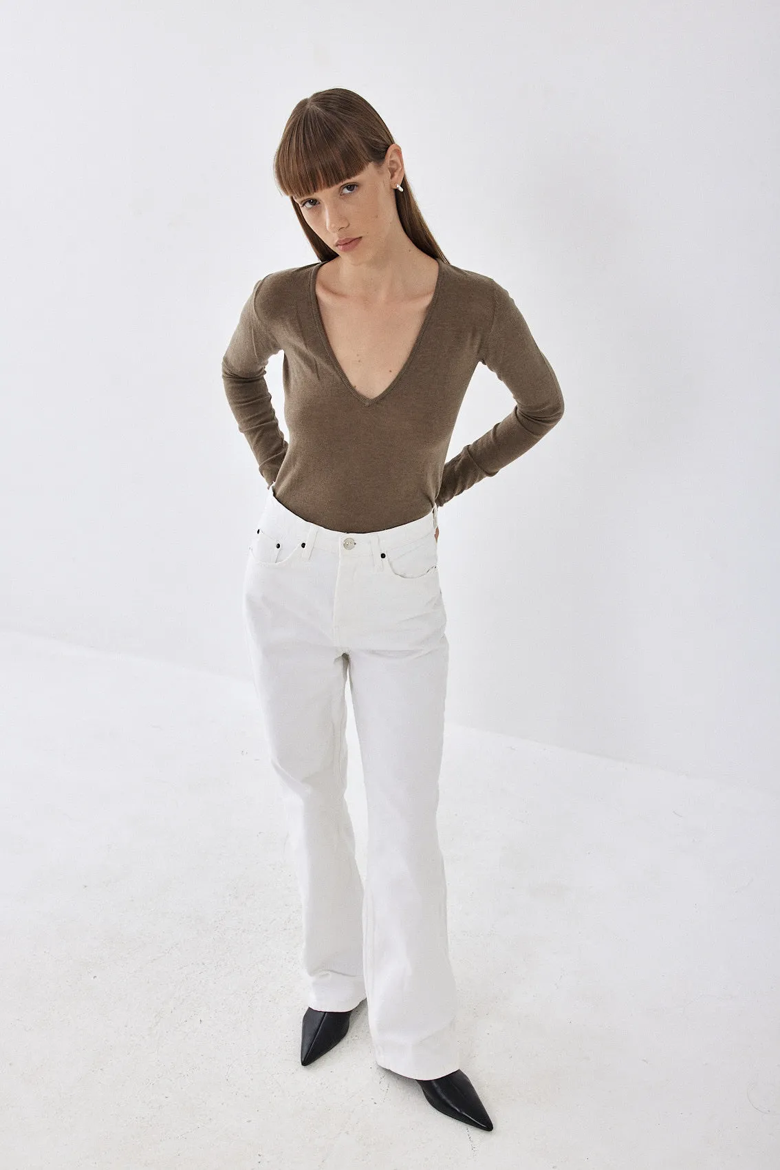Lightweight Knitted V Neck Logo Top