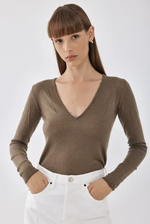 Lightweight Knitted V Neck Logo Top