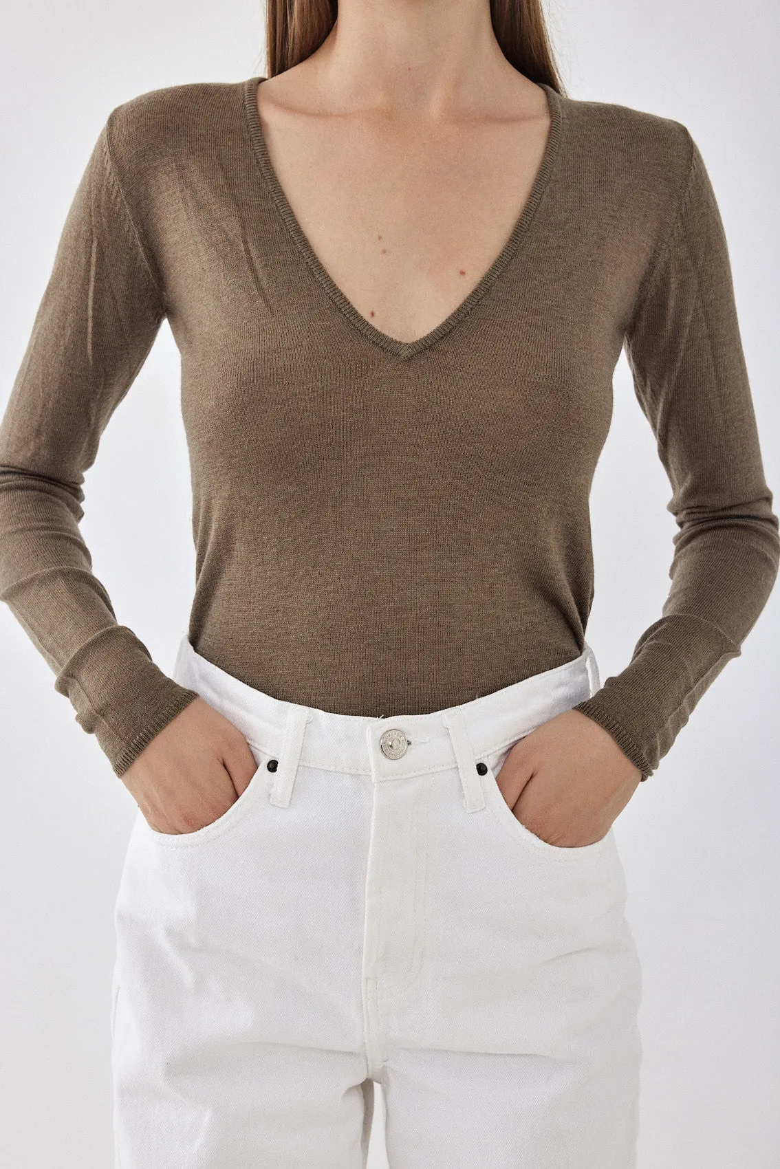Lightweight Knitted V Neck Logo Top